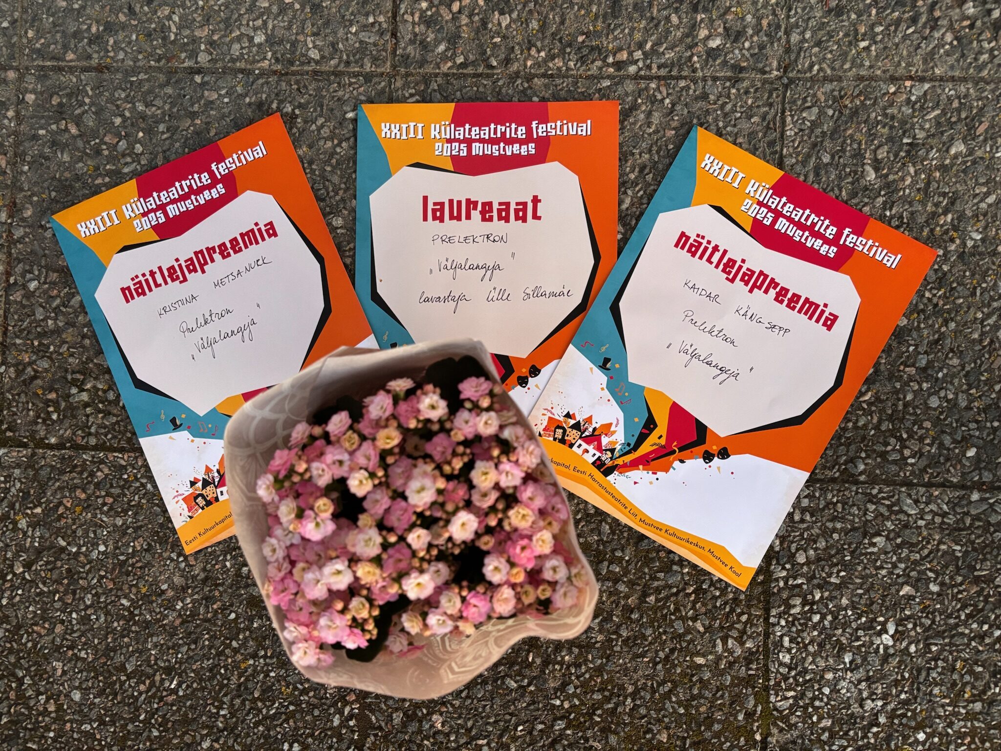 Teater Prelektron osales lavastusega “Väljalangeja” XXIII külateatrite festivalil, mis toimus 1.-3. augustil 2025 Mustvees. Lavastust mängiti Mustvee kooli saal